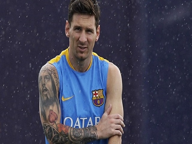 messi-xam-tay-phai