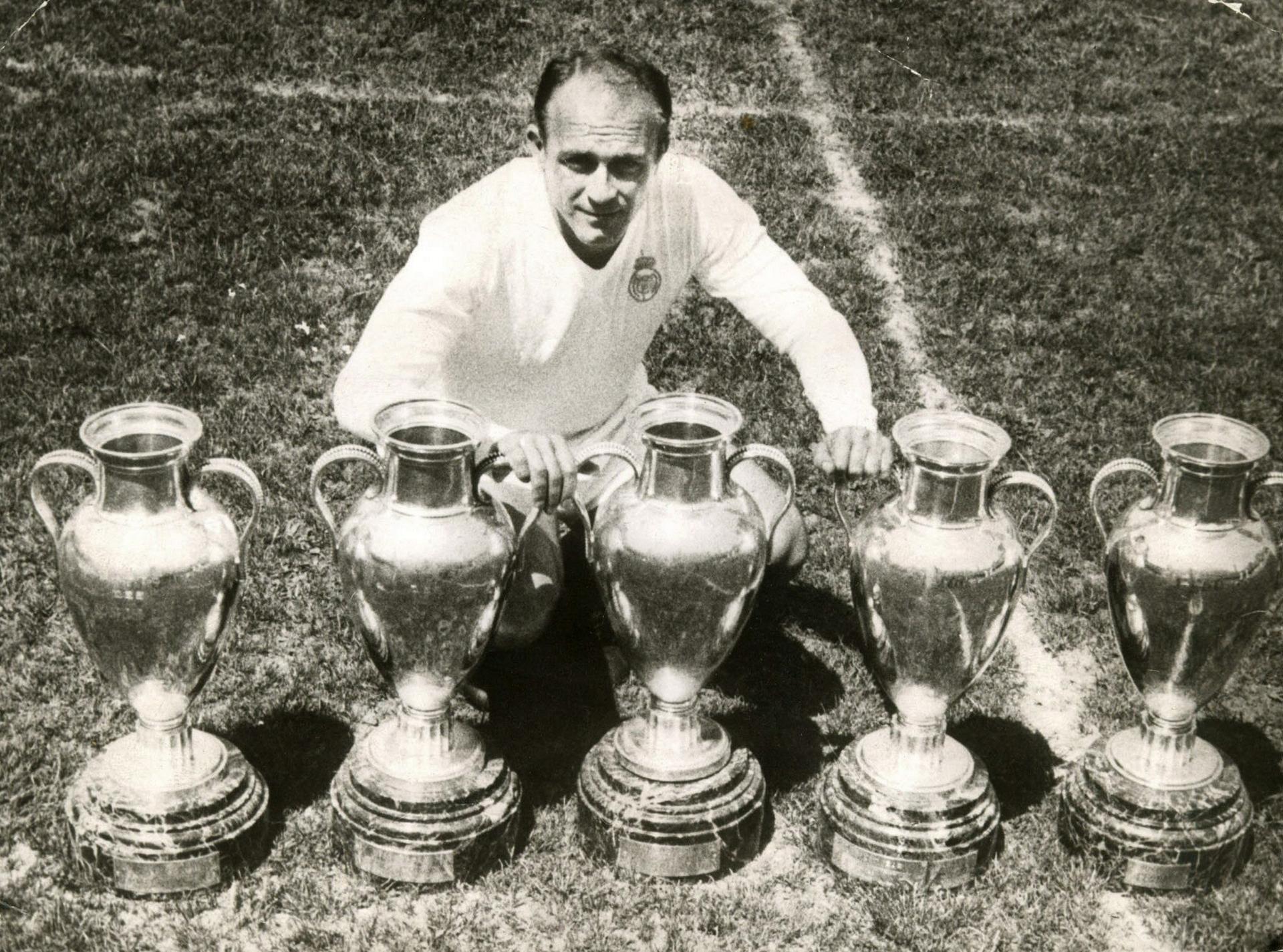 Đội hình mạnh nhất của Real Madrid xuyên suốt lịch sử đội bóng 12