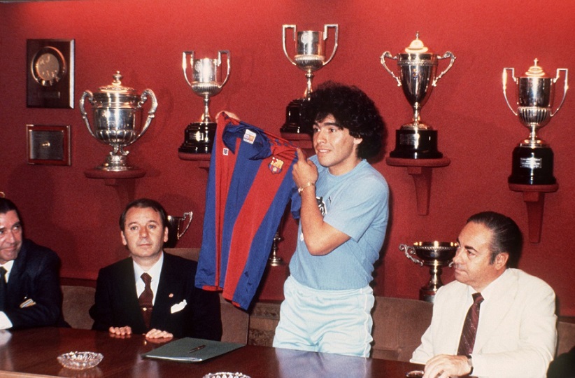 Diego Maradona: Một "huyền thoại" bóng đá lắm tài nhiều tật 3