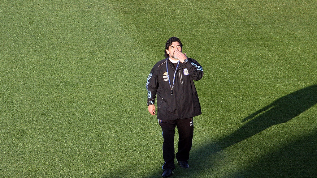 Diego Maradona: Một "huyền thoại" bóng đá lắm tài nhiều tật 7
