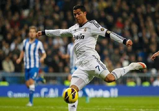Knuckleball nghĩa trong bóng đá là gì? Cách sút bóng như Ronaldo 4
