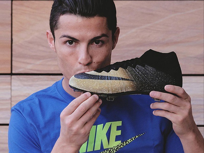 Giày đá bóng Ronaldo - Những đôi giày hàng tỉ đồng 13