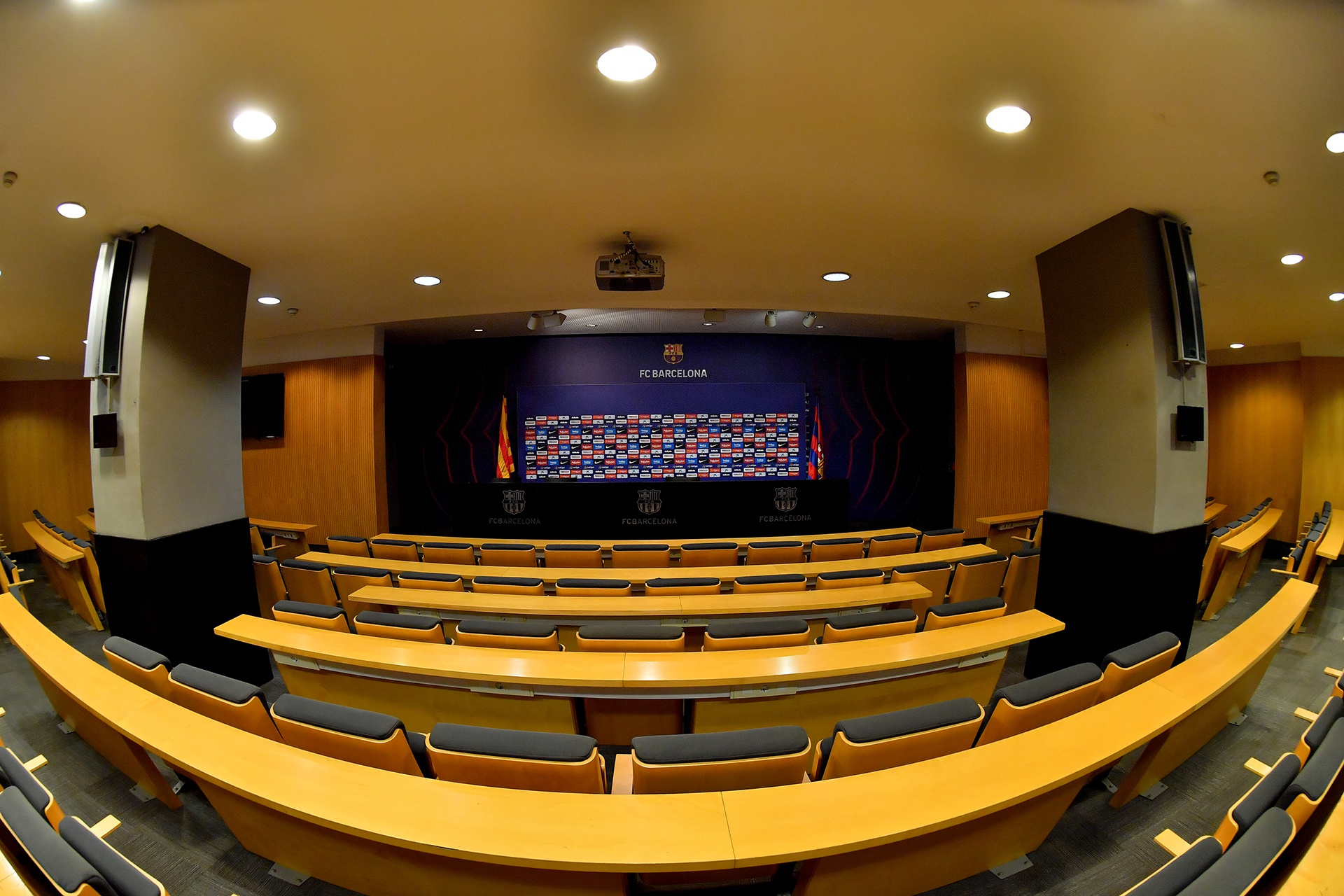 Sân vận động Camp Nou – Tất cả những gì cần biết về sân nhà của Barca 12
